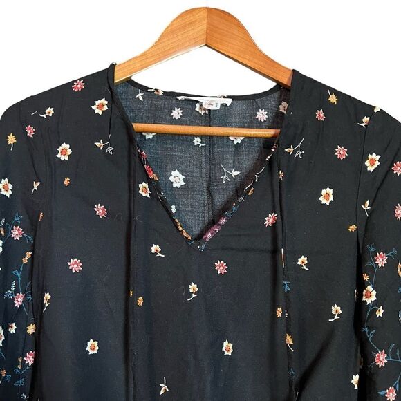 BCBGeneration long sleeve floral blouse - Picture 2 of 9